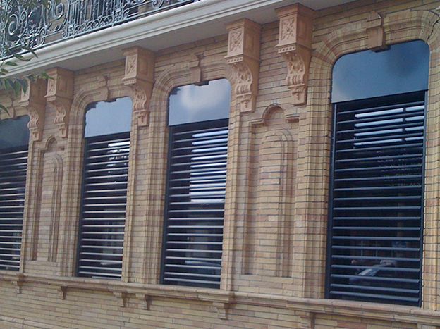 images/catalogue/brise-soleil/bso_-_facade_immeuble_ancien.jpg