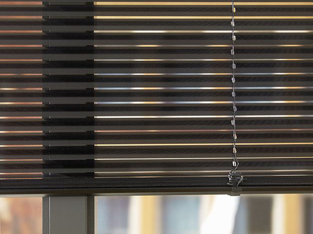 images/catalogue/stores_interieurs/store_venitien_alumium/vb_056_-_detail.jpg