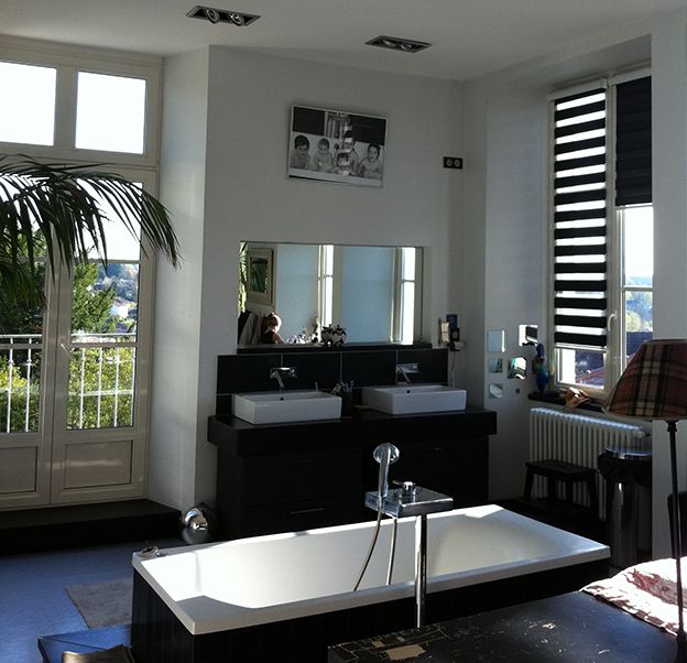 images/catalogue/stores_interieurs/varilight/store_varilight_noir_-_salle_de_bain.jpg